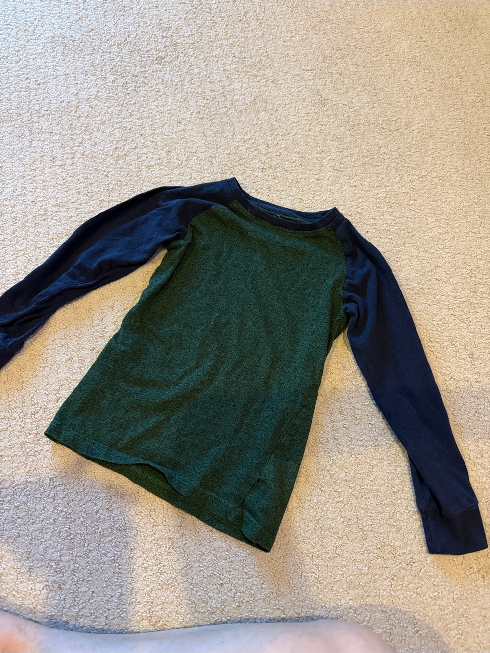 Kids Long-Sleeve Raglan Shirt - Green & Navy